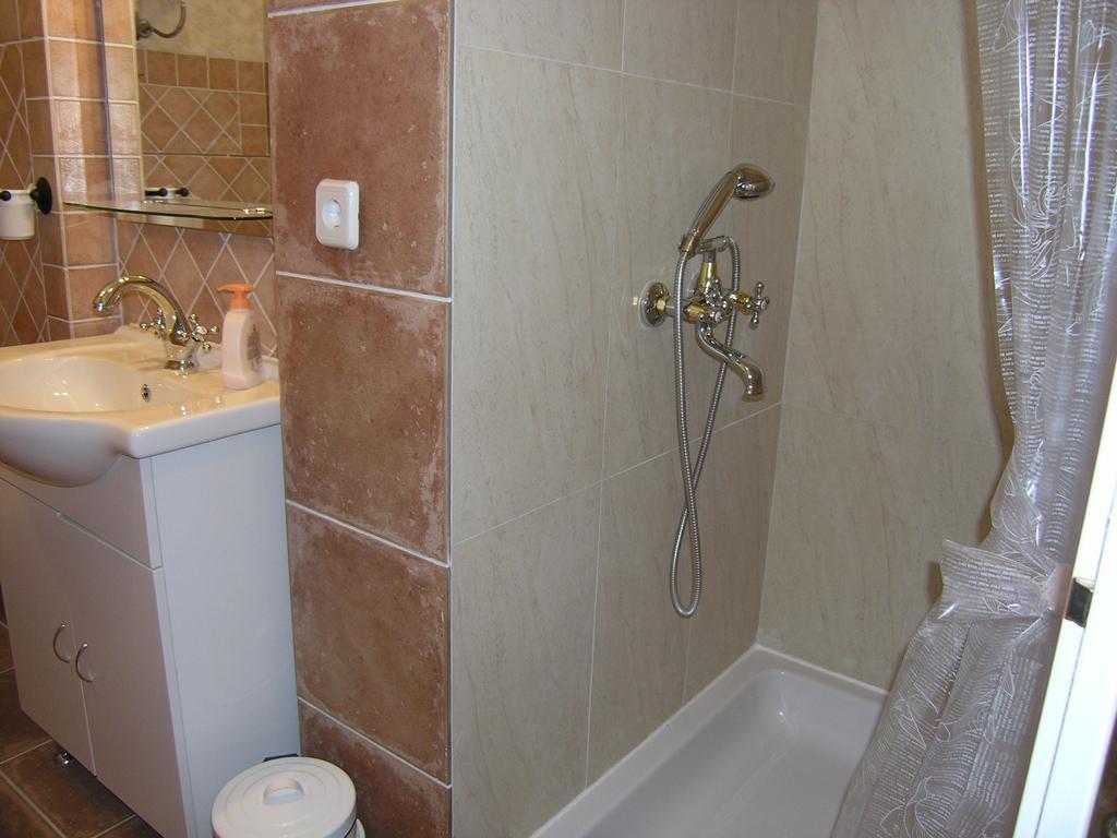 Apartment Damijan Krk Town Luaran gambar