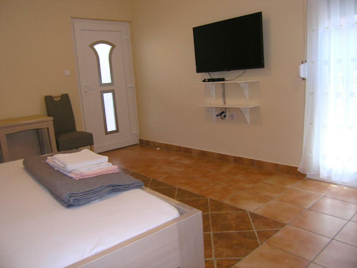 Apartment Damijan Krk Town Luaran gambar