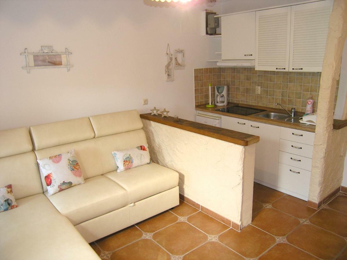 Apartment Damijan Krk Town Luaran gambar